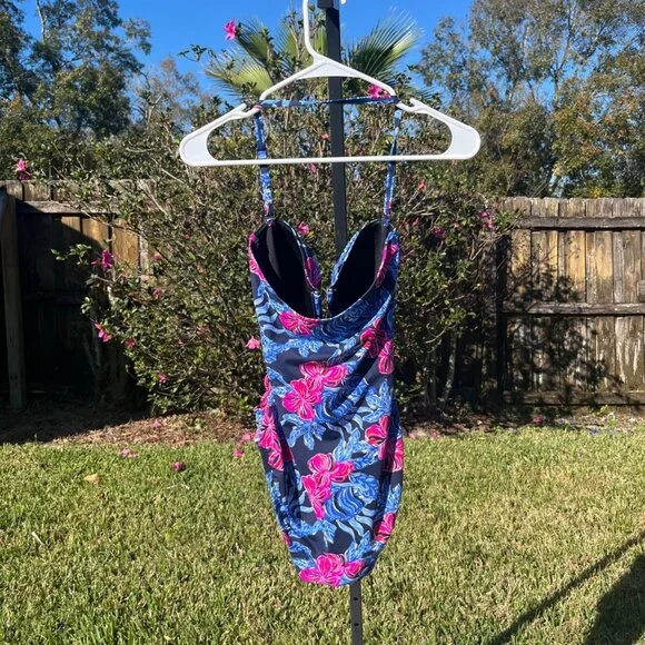 Lilly Pulitzer Farlee One Piece Swimsuit in Low Tide Navy Its Ofishell Size 6 - Picture 5 of 10